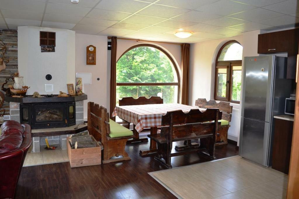 Sichanova Guest House Bruchkovtsi Luaran gambar