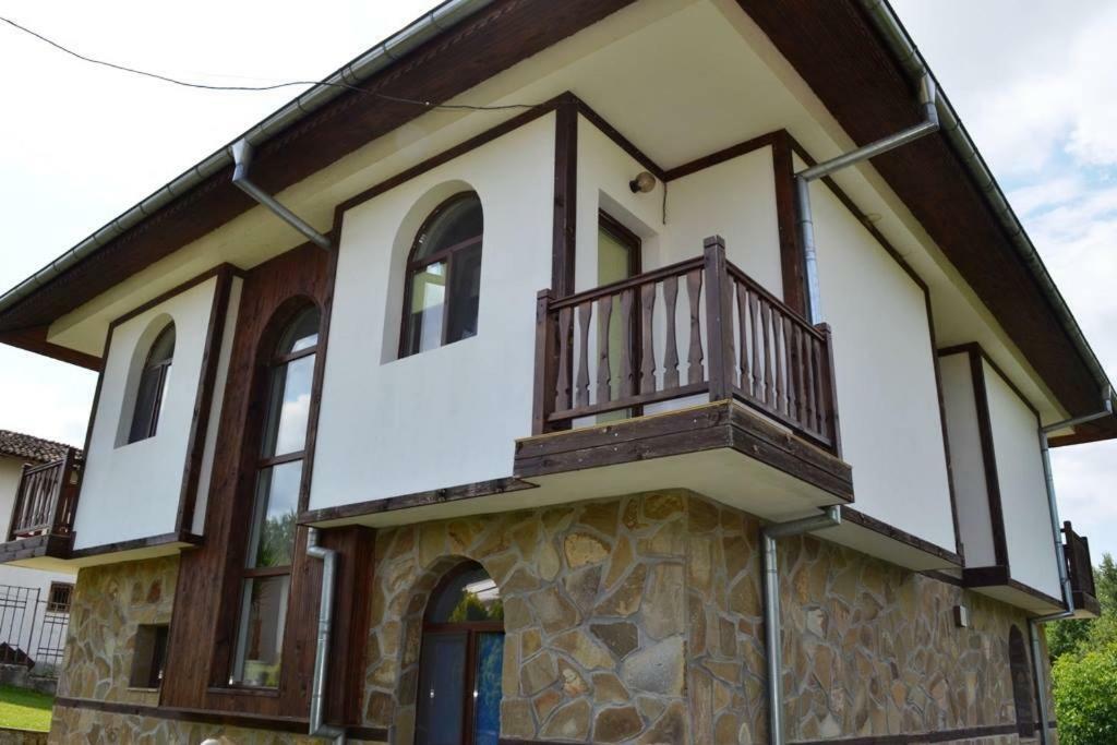 Sichanova Guest House Bruchkovtsi Luaran gambar